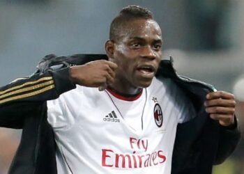 Vượt quá giới hạn, Balotelli bị rao bán với giá 20 triệu bảng