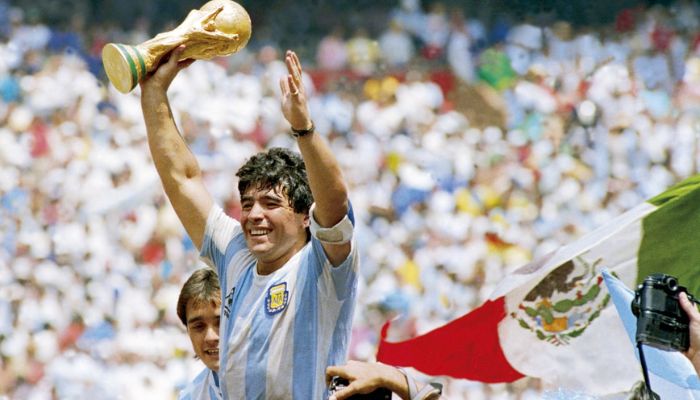 Cú đúp của huyền thoại Diego Maradona