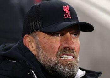 Jurgen Klopp tiếp tục lên tiếng phàn nàn về trọng tài