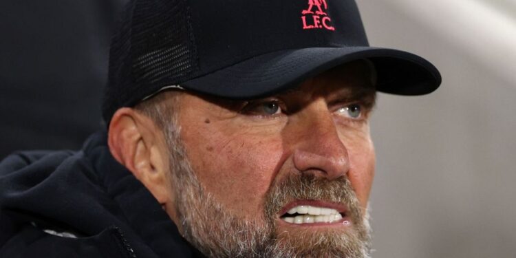 Jurgen Klopp tiếp tục lên tiếng phàn nàn về trọng tài