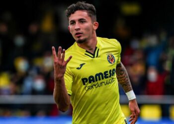 Poker trong bóng đá là gì