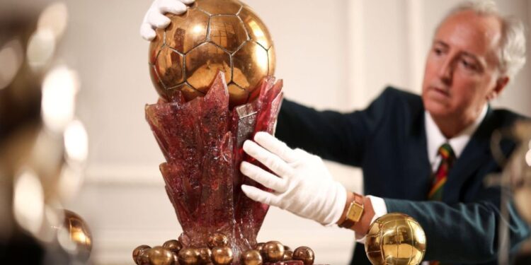 Quả bóng vàng là gì