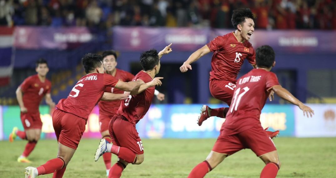 U22 Việt Nam vượt qua Thái Lan