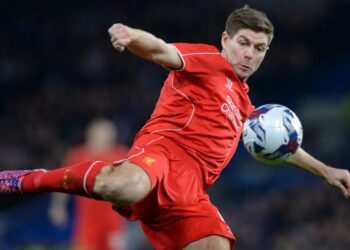 Tiền vệ box to box là gì