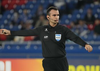 trọng tài bóng đá