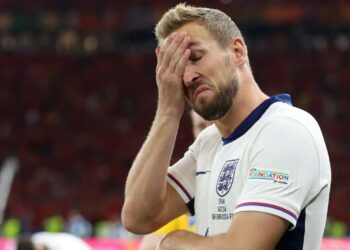 Harry Kane hóa thành tội đồ khi khiến Anh ôm hận trước Pháp