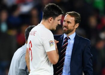 Harry Maguire được Cửa Nam bảo vệ trước Man Utd