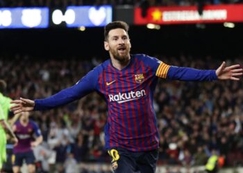 Lionel Messi tỏa sáng giúp Barca thắng ngược Real Sociedad