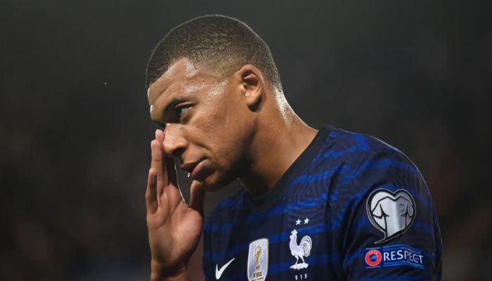 Mbappe bỏ lỡ bàn thắng gây đáng tiếc