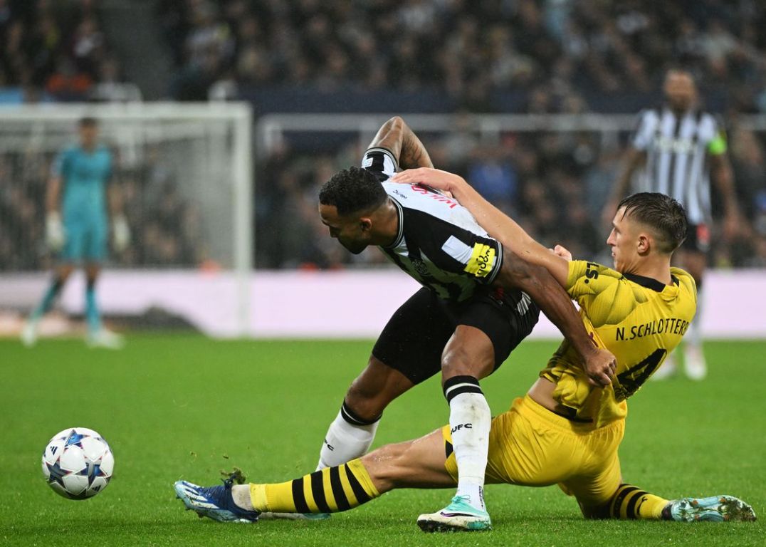 Khoảnh khắc cá nhân “vô tội vạ” khiến Newcastle thua đau ngay trên sân nhà