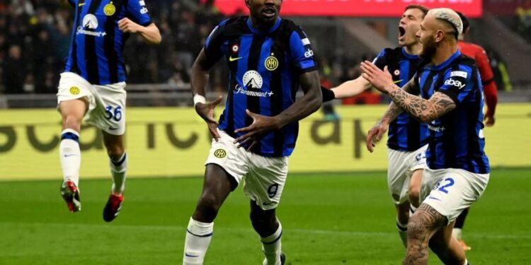 Phản ứng của mọi người khi Inter Milan giành vô địch Serie A