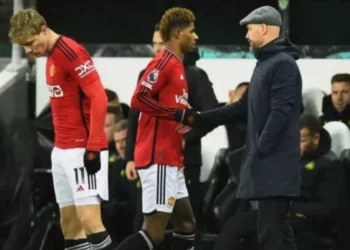 Marcus Rashford bị tấn công, Ten Hag phản ứng đầy bất ngờ