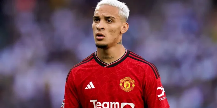 MU cho phép Antony tập luyện lại sau buổi diều tra tại Anh